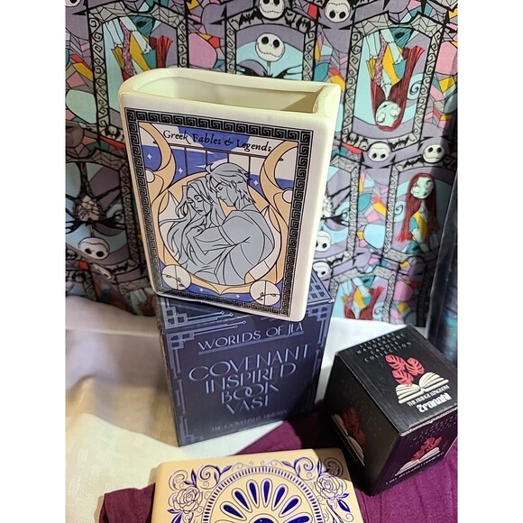 The Bookish Box Accessories 6pc Bundle T Shirt 4XL Cap Sleeve– No Book Included - Picture 5 of 10